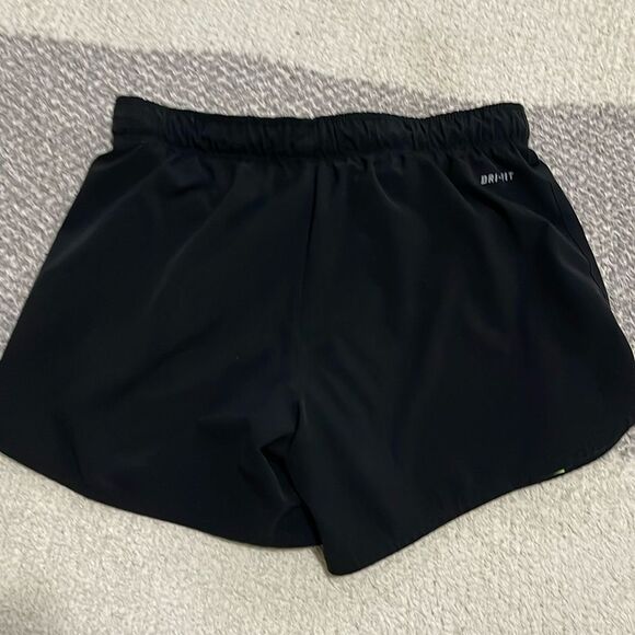 GUC - Nike - XS - Picture 3 of 7